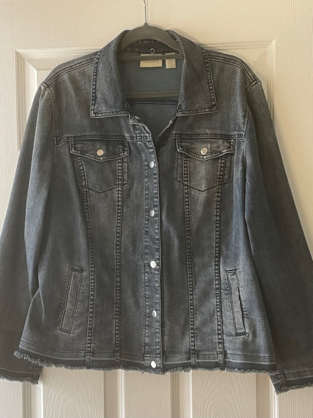 Chico Blue Jean Jacket, Fringe, Stretches Chico size 3 = size 16 Super Cute On